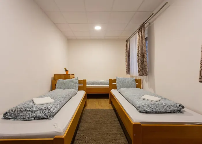 Rejteki Kutatohaz Hostal *